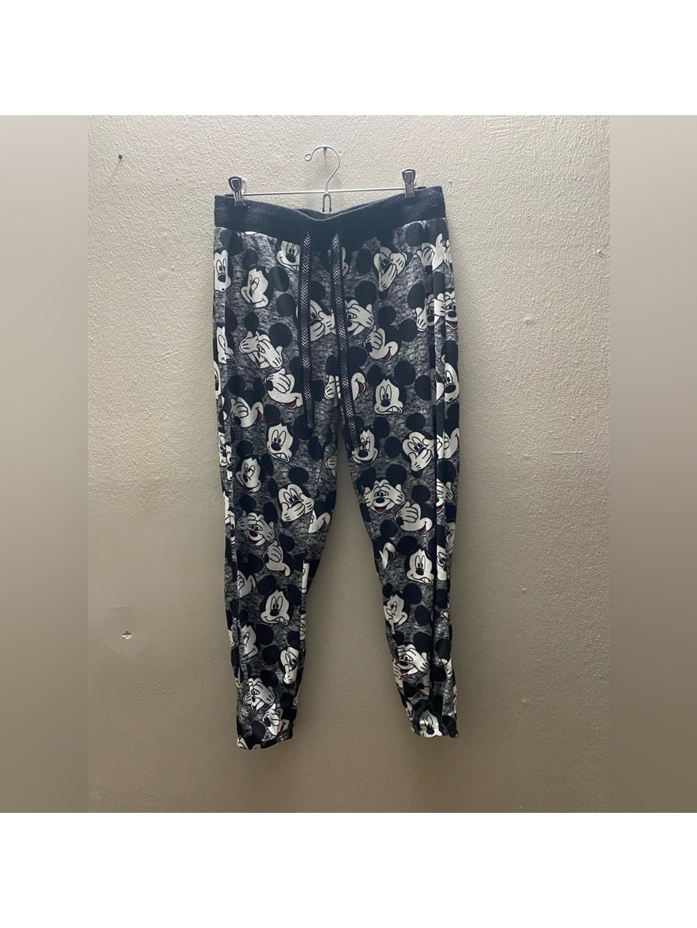 Women’s Disney Small 4-6 Mickey Mouse Black White Gray Fleece Pajama Bottoms